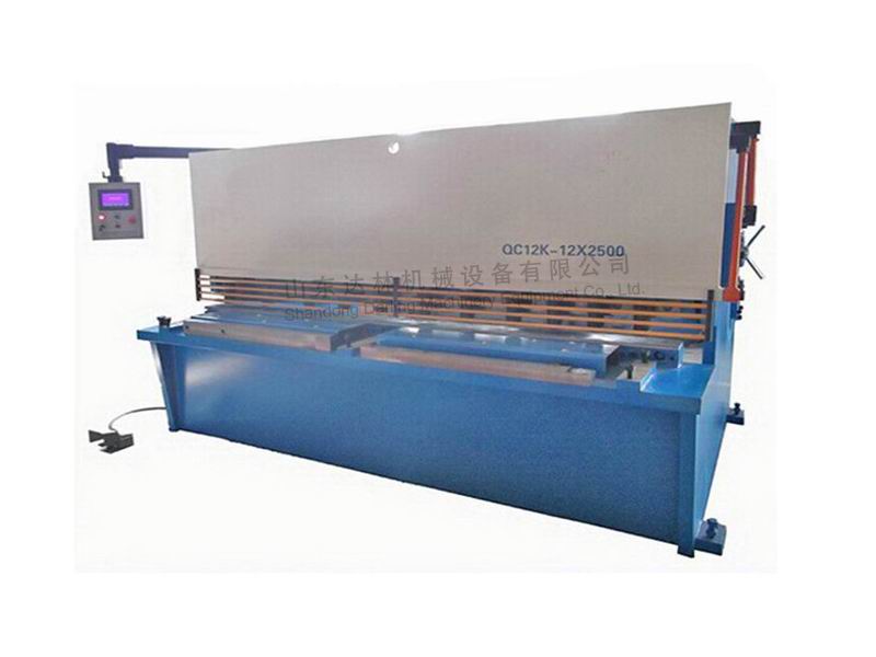 QC12K 數(shù)控剪板機(jī)